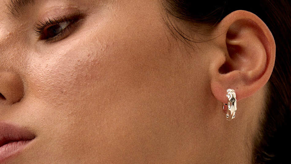 תכשיטים היפואלרגניים: תכשיטים המתאימים לרגישות למתכות למניעת אינפקציה