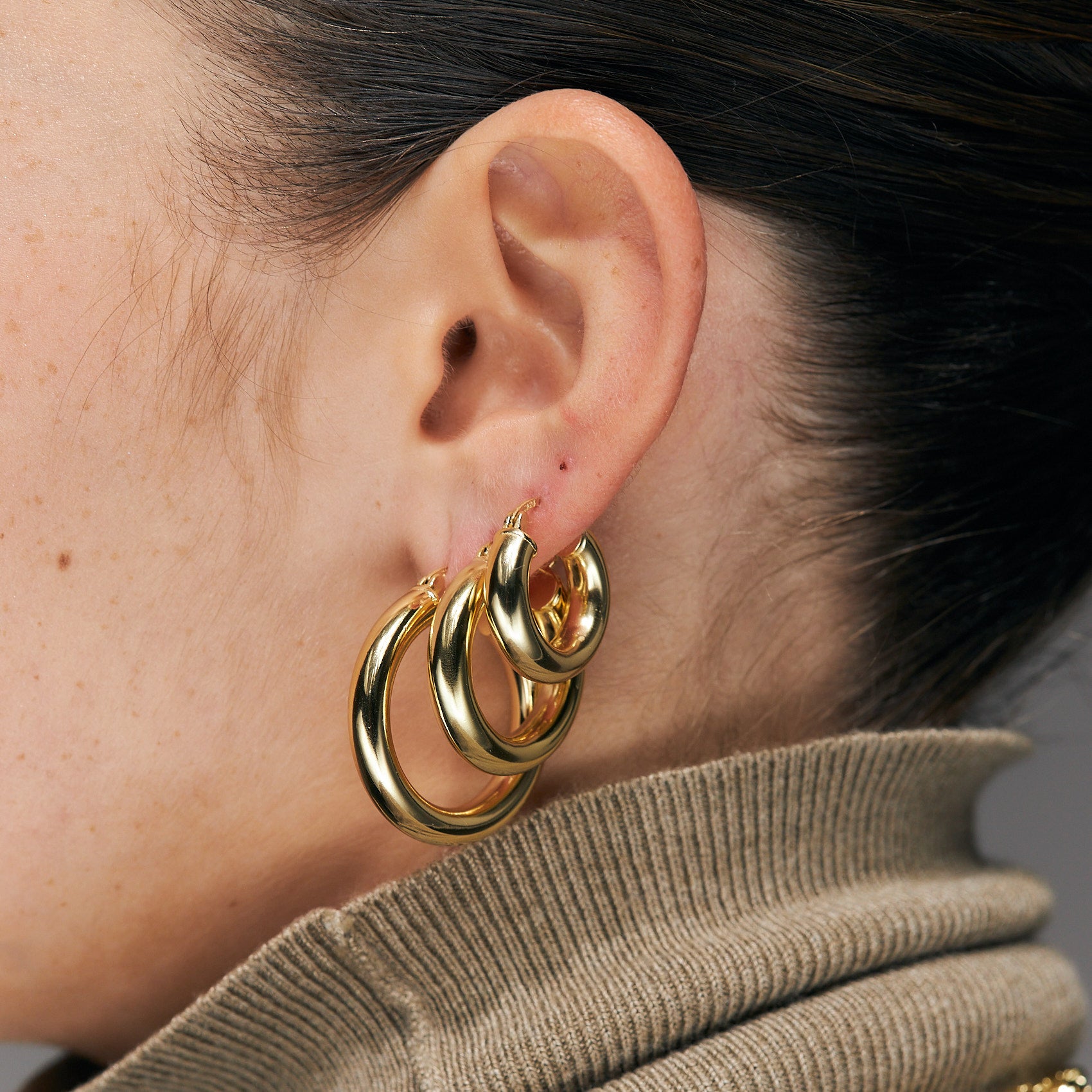 עגילי חישוק אמיליה (L) ציפוי זהב