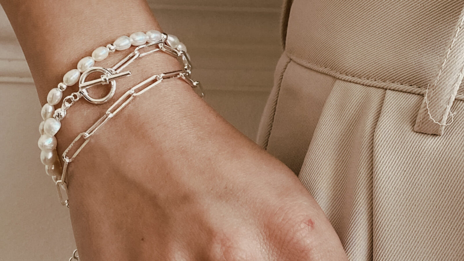 צמידים לנערות